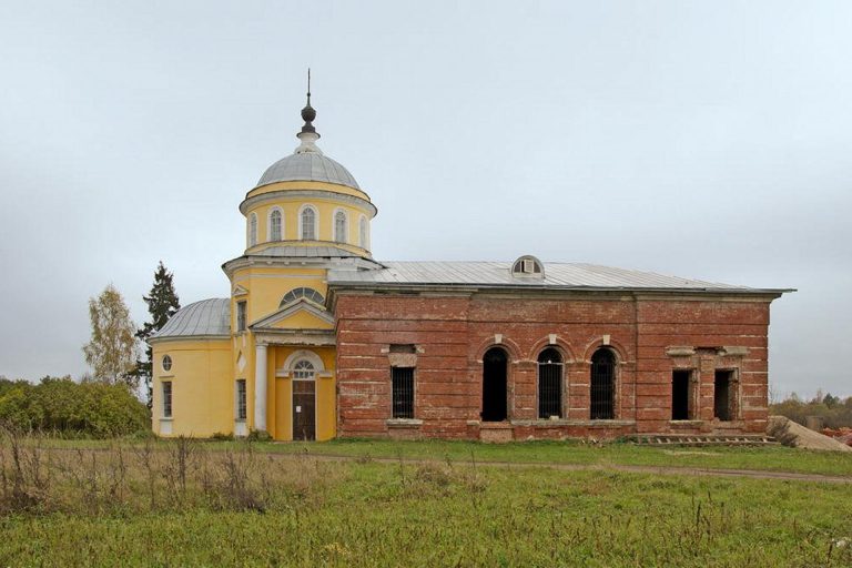 Воскресенская церковь в Красной Горе, Калининский район