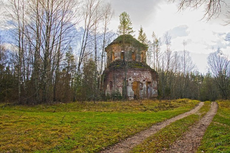 Михаила Архангела церковь в Холмце, Калининский район