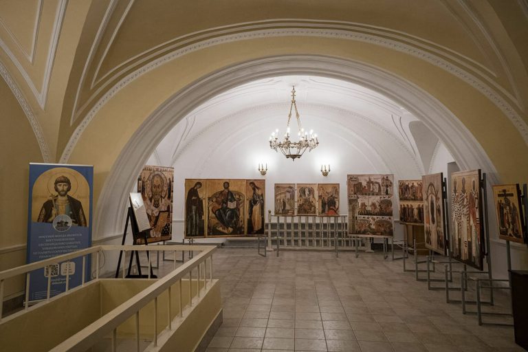 Прошло официальное открытие выставки «Безмолвная проповедь»