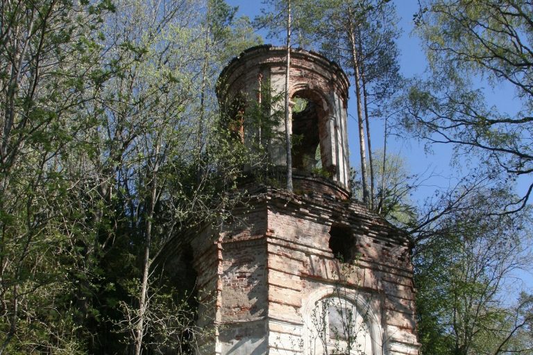 Кукорево урочище Осташковский район. Петропавловская церковь