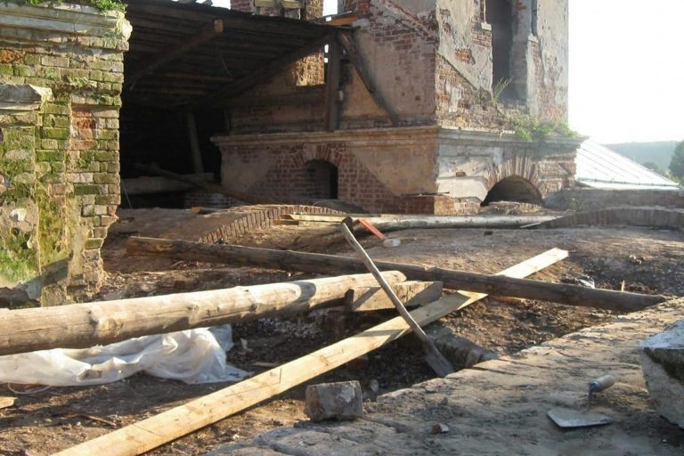 В храме вмч. Димитрия Солунского д. Новое Семёновское проведены восстановительные работы