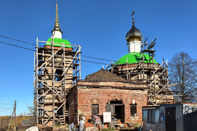 В Казанском храме под Тверью начались внутренние подготовительные работы